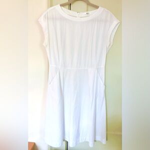 Uniqlo size M white cap sleeve cotton seersucker dress